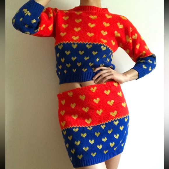 Fair Isle inspired holiday vintage red & blue sweater set - Picture 6 of 6